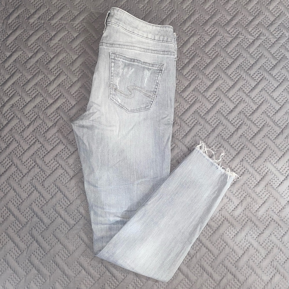 ⭐️ Silver women’s Aiko ankle skinny jeans size 26. *38